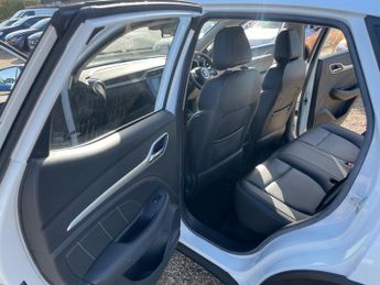 MG MG ZS 44.5kWh Exclusive Auto 5dr