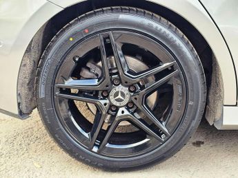 Mercedes-Benz A Class 2.0 A220 AMG Line (Premium Plus) 7G-DCT Euro 6 (s/s) 5dr