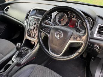 Vauxhall Astra 1.7 CDTi ecoFLEX SE Sports Tourer Euro 5 (s/s) 5dr