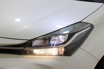 Toyota Yaris 1.33 Dual VVT-i Design Hatchback 5dr Petrol Multidrive S Euro 6 