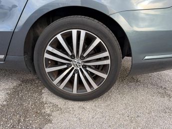 Volkswagen Passat 2.0 TDI BlueMotion Tech Sport DSG Euro 5 (s/s) 5dr