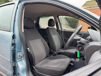 Vauxhall Corsa 1.4i 16v Design 5dr (a/c)