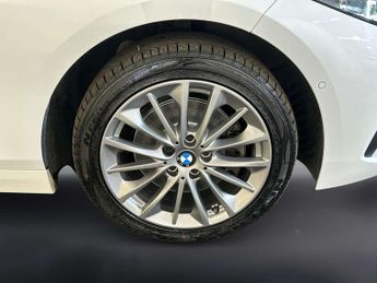 BMW 1 Series 1.5 118i SE (LCP) Hatchback 5dr Petrol DCT Euro 6 (s/s) (136 ps)