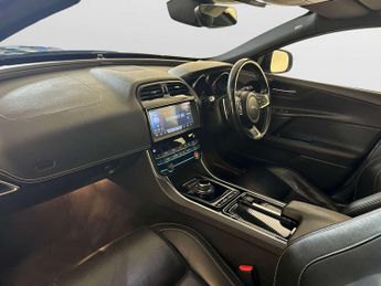 Jaguar XE 2.0i GPF R-Sport Saloon 4dr Petrol Auto Euro 6 (s/s) (200 ps)