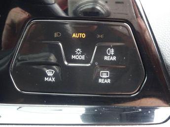 Volkswagen Golf 1.5 eTSI MHEV R-Line DSG Euro 6 (s/s) 5dr