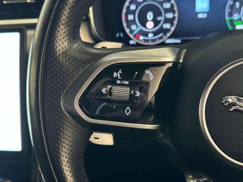 Jaguar F-PACE 2.0 P400e 17.1kWh R-Dynamic SE SUV 5dr Petrol Plug-in Hybrid Aut