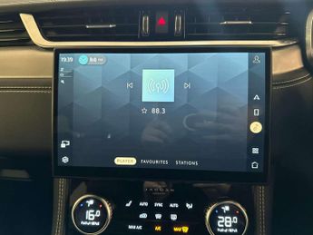Jaguar F-PACE 2.0 P400e 17.1kWh R-Dynamic SE SUV 5dr Petrol Plug-in Hybrid Aut