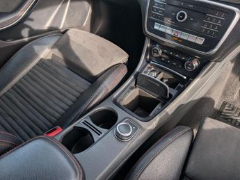Mercedes-Benz GLA 2.1 GLA200d AMG Line 7G-DCT Euro 6 (s/s) 5dr