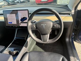 Tesla Model 3 Standard Range Plus Auto RWD 4dr
