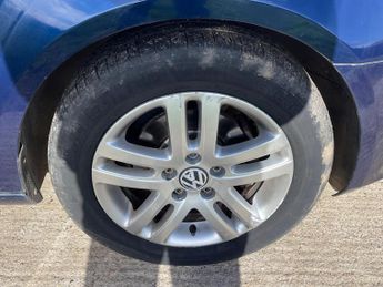 Volkswagen Golf 1.6 TDI SE DSG Euro 5 5dr
