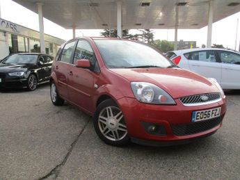 Ford Fiesta 1.6 Ghia 5dr