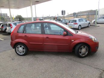 Ford Fiesta 1.6 Ghia 5dr