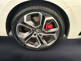 Skoda Octavia 1.4 TSI iV 13kWh vRS Estate 5dr Petrol Plug-in Hybrid DSG Euro 6