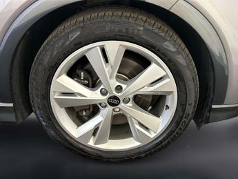 Audi Q4 e-tron 40 S line SUV 5dr Electric Auto 82kWh (204 ps)