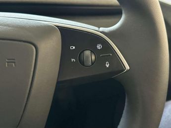 Tesla Model 3 Saloon 4dr Electric Auto RWD (208 ps)