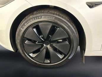 Tesla Model 3 Saloon 4dr Electric Auto RWD (208 ps)