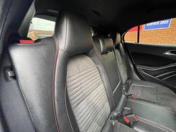 Mercedes-Benz GLA 2.1 GLA220 CDI AMG Line 7G-DCT 4MATIC Euro 6 (s/s) 5dr