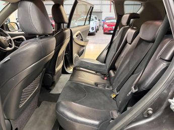 Toyota RAV4 2.2 D-4D XT-R 4WD Euro 5 5dr
