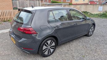 Volkswagen e-Golf 35.8kWh e-Golf Auto 5dr
