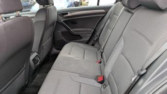 Volkswagen e-Golf 35.8kWh e-Golf Auto 5dr