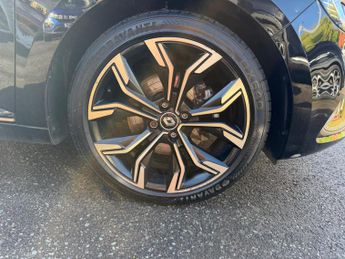 Renault Clio 1.6 E-TECH Lutecia Auto Euro 6 (s/s) 5dr