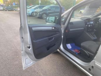 Vauxhall Zafira 1.7 CDTi ecoFLEX Exclusiv Euro 5 5dr (SNav)