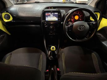 Toyota AYGO 1.0 VVT-i x-cite 3 Yellow Bi-Tone Euro 6 5dr