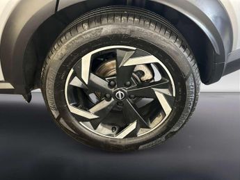Nissan Juke 1.6 N-Connecta SUV 5dr Petrol Hybrid Auto Euro 6 (143 ps)