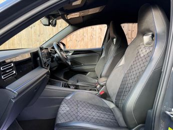 Volkswagen Tiguan 2.0 TDI R-Line DSG Euro 6 (s/s) 5dr