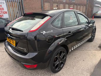 Ford Focus 1.6 Titanium 5dr