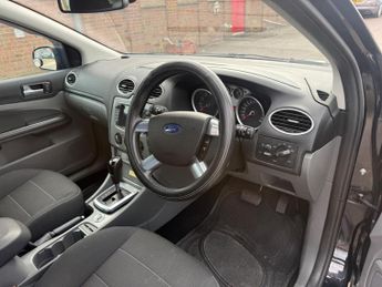 Ford Focus 1.6 Titanium 5dr