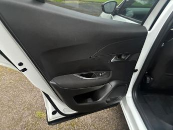 Peugeot E-2008 50kWh Active Premium + Auto 5dr (7kW Charger)