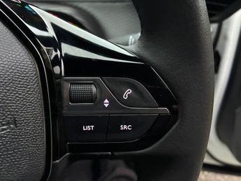 Peugeot E-2008 50kWh Active Premium + Auto 5dr (7kW Charger)