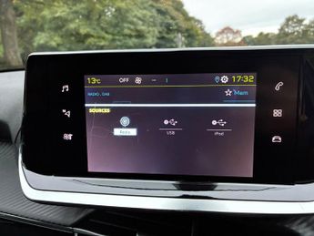 Peugeot E-2008 50kWh Active Premium + Auto 5dr (7kW Charger)