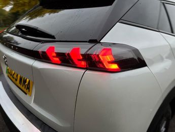 Peugeot E-2008 50kWh Active Premium + Auto 5dr (7kW Charger)