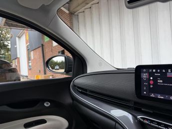 Fiat 500e 42kWh La Prima Auto 3dr