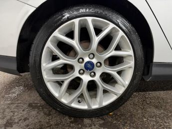 Ford Focus 1.0T EcoBoost Titanium Euro 6 (s/s) 5dr