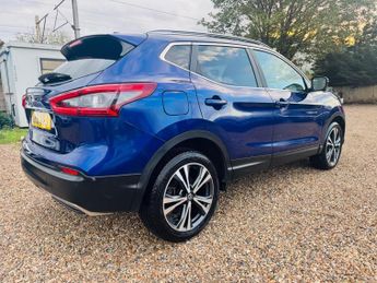 Nissan Qashqai 1.2 DIG-T N-Connecta XTRON Euro 6 (s/s) 5dr
