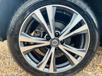 Nissan Qashqai 1.2 DIG-T N-Connecta XTRON Euro 6 (s/s) 5dr
