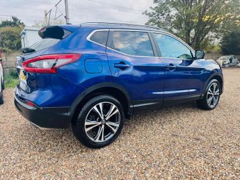 Nissan Qashqai 1.2 DIG-T N-Connecta XTRON Euro 6 (s/s) 5dr