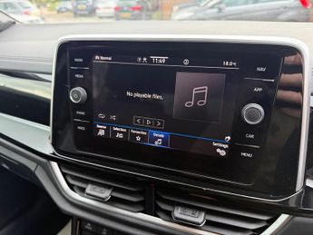 Volkswagen T-Roc 1.5 TSI R-Line DSG Euro 6 (s/s) 5dr