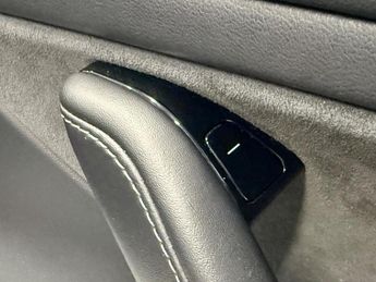 Tesla Model 3 (Dual Motor) Performance Auto 4WDE 4dr (Performance Upgrade)
