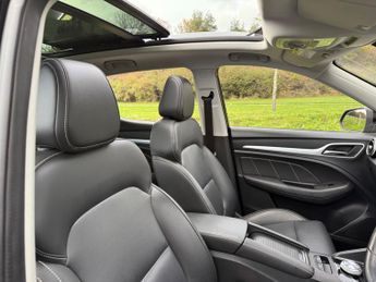 MG MG ZS 44.5kWh Exclusive Auto 5dr