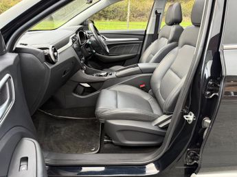 MG MG ZS 44.5kWh Exclusive Auto 5dr