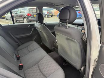 Mercedes-Benz C Class 1.8 C180 Kompressor Classic SE 4dr