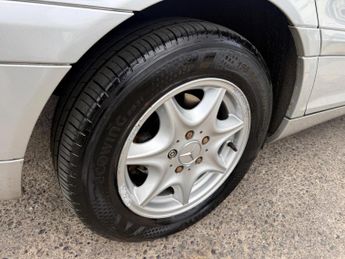 Mercedes-Benz C Class 1.8 C180 Kompressor Classic SE 4dr