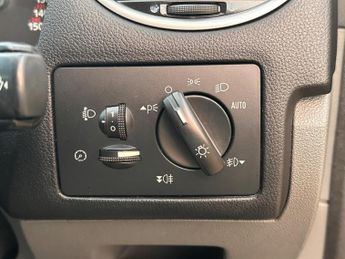Ford Focus 1.6 Titanium Hatchback 5dr Petrol Automatic (184 g/km, 99 bhp)