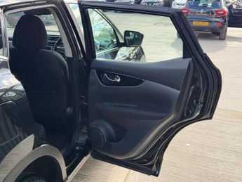 Nissan Qashqai 1.2 DIG-T Acenta XTRON Euro 6 (s/s) 5dr