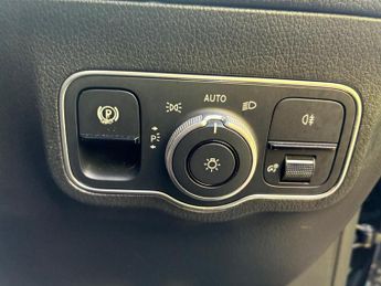 Mercedes-Benz EQA EQA 350 66.5kWh AMG Line Auto 4MATIC 5dr