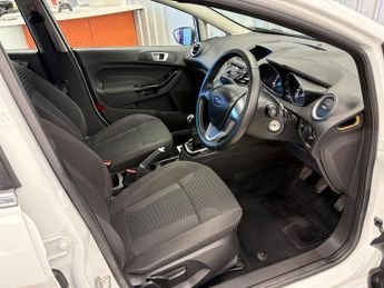 Ford Fiesta 1.0T EcoBoost Zetec Euro 5 (s/s) 5dr